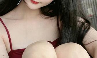 51酱顶着黑红泳装，谁还在意北风呼啸？率性画下美图！