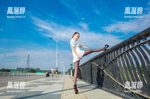 别瞎捣鼓了，快来看爱丝或许能让你迷失的高清写真“纪梵希之梦”！