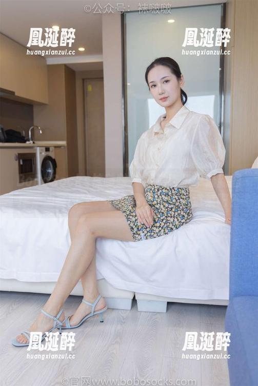 BoBoSocks袜啵啵 - 来瞧瞧稚予最新图库，油亮肉丝…不会是准备做一道菜吧？