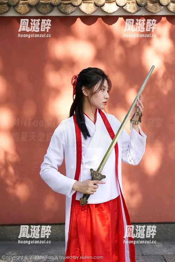 MiiTao蜜桃社-木奈奈 MiiTao蜜桃社 - 一组套图,能把木奈奈的夏天染成什么色呢?我怎么有些期待。