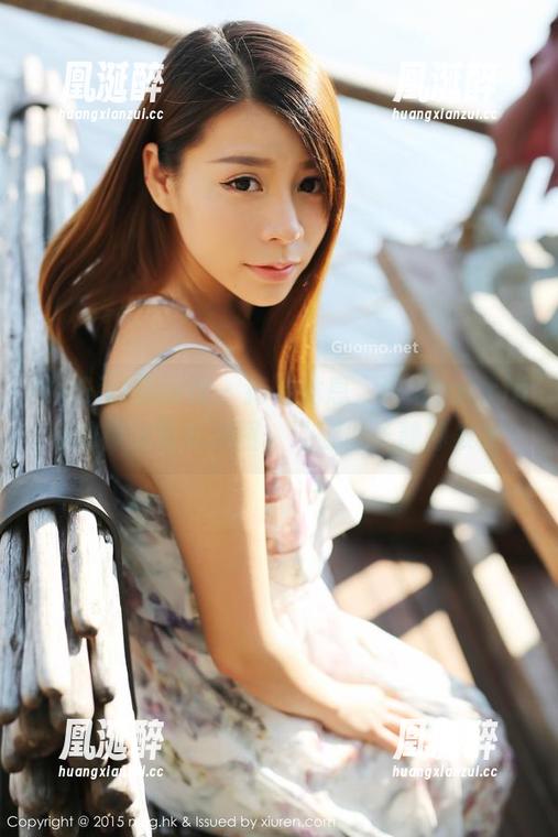 MyGirl美媛馆 - 拖鞋休息，许诺sabrina的裸足写真美图，让腿肚子静静发光