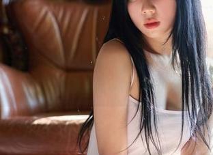 这个周末，干脆在线看MyuA(뮤아)的DJAWA宅度假图集，可能会让我重新审视床的价值！