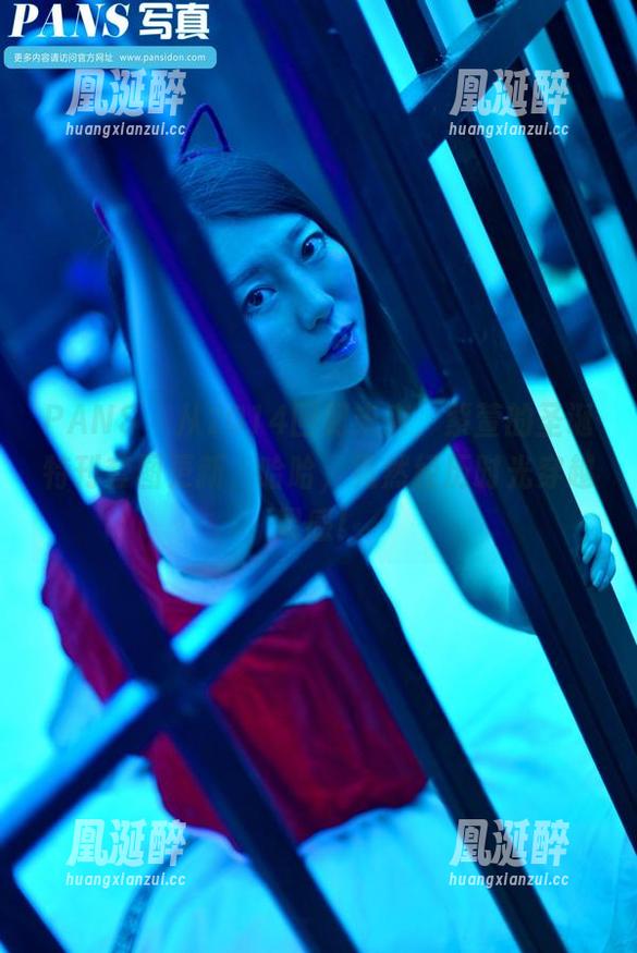 PANS - 从2014回到未来，紫萱的圣诞特刊套图更新，哈哈，竟然经历时光穿越灵感！