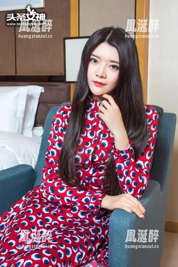 TouTiao头条女神 - 分享一下JennyR的空姐美图，顺便问下，什么时候能加入她的飞行队？