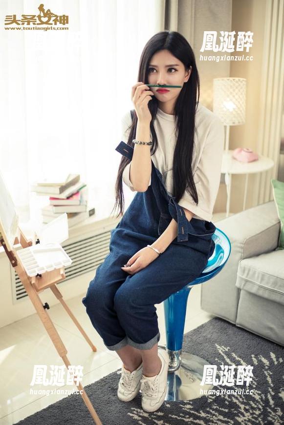 TouTiao头条女神-樊安妮 TouTiao头条女神 - 樊安妮的制服少女写真集,高清到让你心里痒痒的那种,嘿嘿。