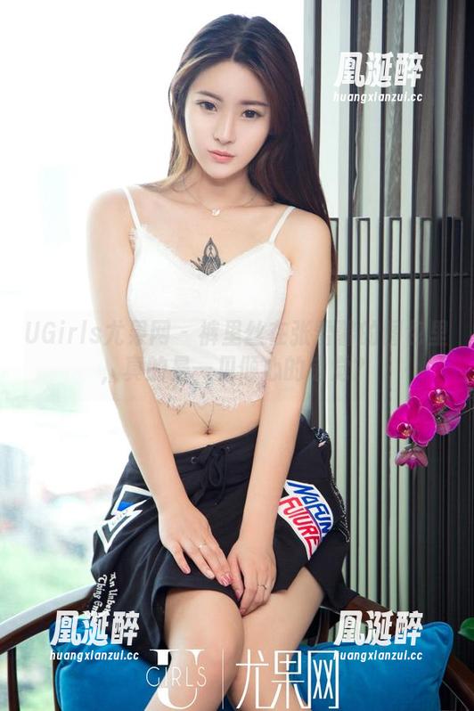 UGirls尤果网 - 裤里丝在张雪馨的图包里，真的是一见倾心的错觉？
