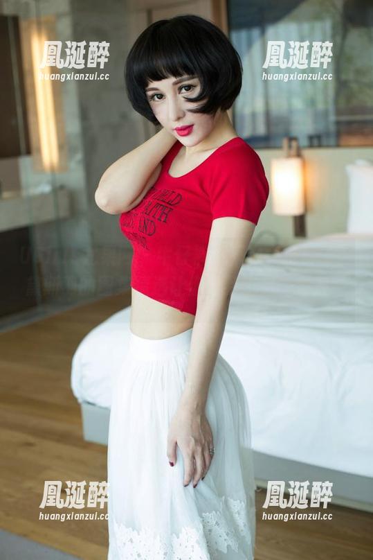 UGirls尤果网 - 牛仔裤不只是一条裤子，黛斯羽的图集精选让你看到了另一番风味。