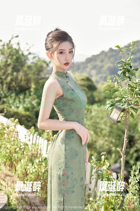 Xiuren秀人网 - 一波会飞的小虎牙的图片分享，御姐气场，后面的小道消息是什么？
