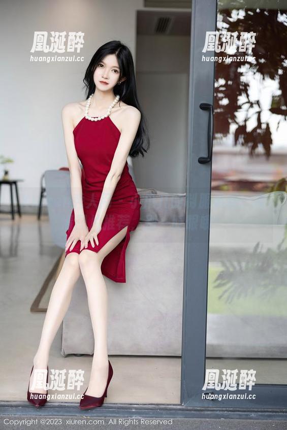 Xiuren秀人网 - 小爪几的制服霸权：高清图片推荐，别一眨眼哦！