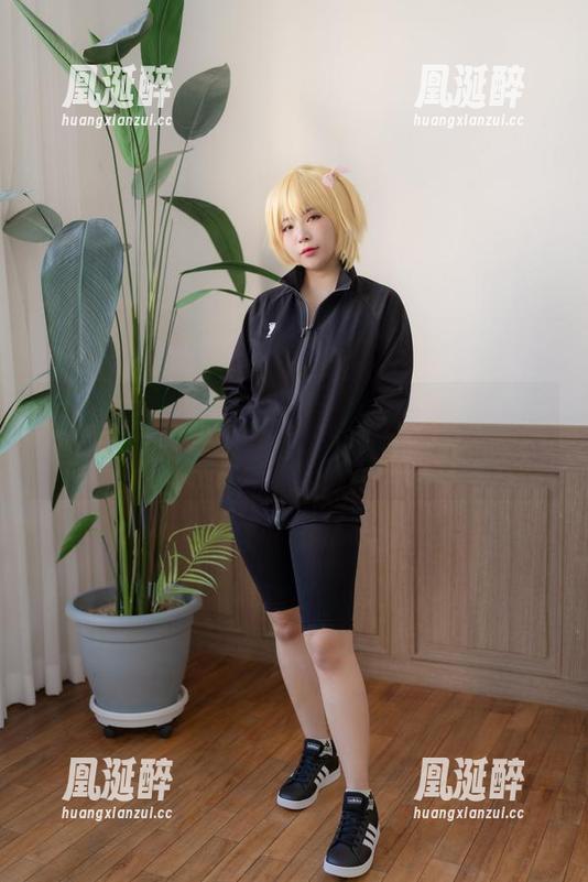 精选图集中的Yuna(윤아)，SAINTPhotolife的奖项，就像糖果般诱人。