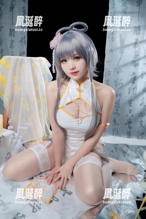 套图分享：miko酱ww的女友，难以抵挡的亲密感…这眼神让人心里一颤。