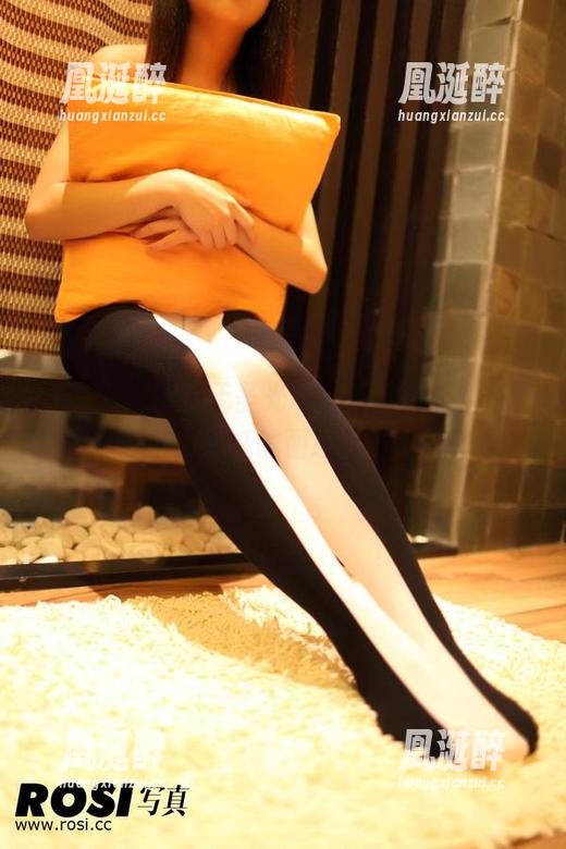 rosi - 恋恋的无圣光写真，不小心掀开了清纯的面纱？