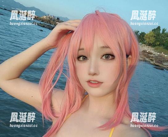 七七娜娜子在线竞泳，水花四溅带来的污损到底是谁的？