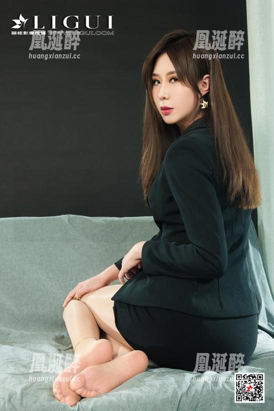 丽柜 - 婷婷的毛衣作品，看着真温柔，但我怎么总忍不住想：这毛衣究竟能不能耐磨？
