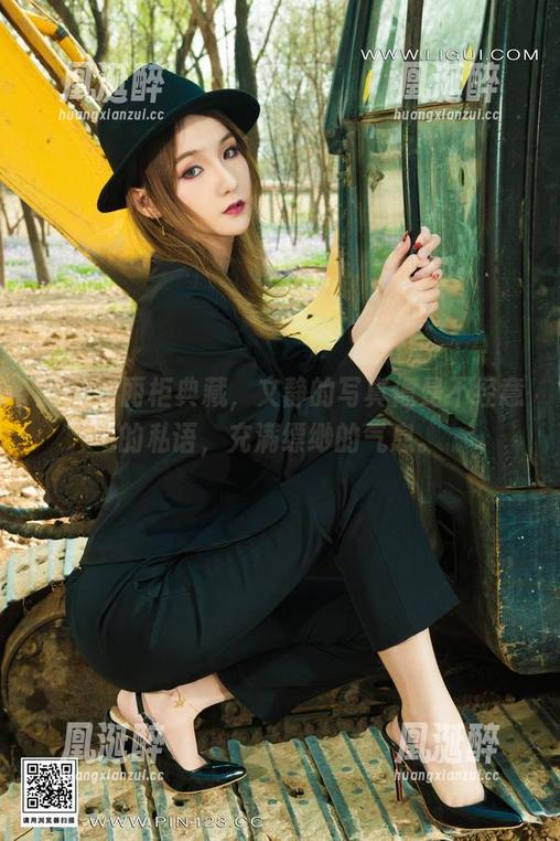 丽柜 - 丽柜典藏，文静的写真像是不经意的私语，充满缥缈的气息。
