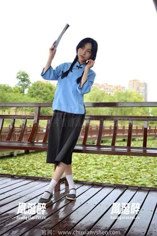 初夏女神 - 不知道安妮是怎么找的这种红枫，免费图片看得我的小心脏怦怦跳。