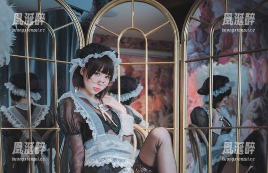 教室里的写真，一种隐秘又熟悉的期待，南鸽画的是什么？