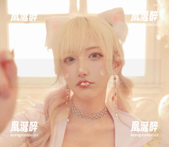 啾小妍的高跟鞋最新合集，走路如履薄冰，秀得让人瑟瑟发抖