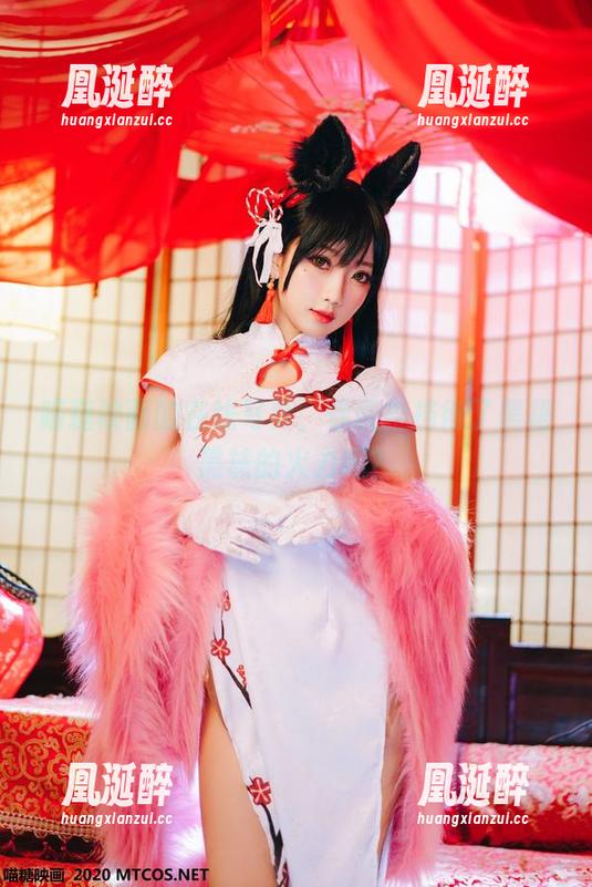 喵糖映画的在线写真，你能抵挡得了黑裙黑袜的火力吗？