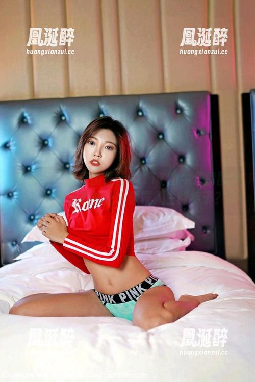 嗲囡囡 - 分享施忆佳KITTY的牛仔裤图片，这是一条能让我颠覆人生的裤子？