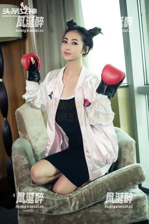 头条女神 - 免费的小晴子黑白写真，让你在无色中找到五彩缤纷的趣味！