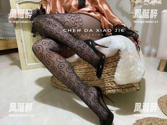 微密圈 - 情不自禁想多看一眼，宸大小姐图包里的美足真香