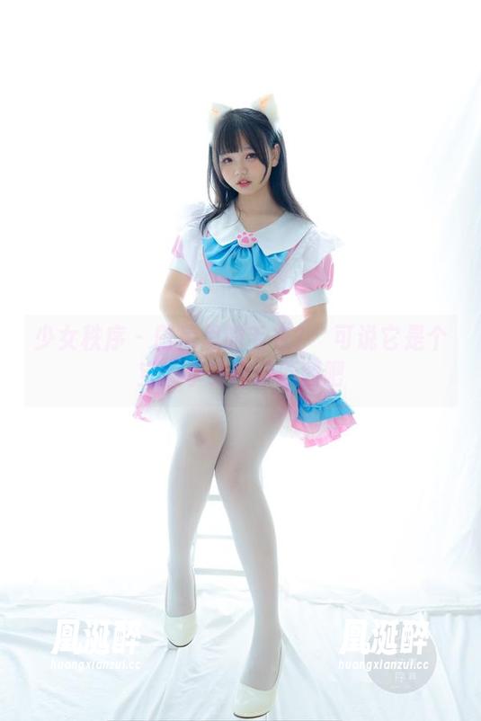 少女秩序 - 厨房里的毛衣？晞可说它是个宝，享受高清原图吧