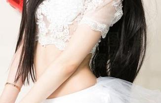 尤果网 – 金美子的短裙原图，谁说一条裙子不能引发深思？