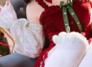 在屿鱼yukako的精选中，裤里丝算什么？连本子都要抛下了。