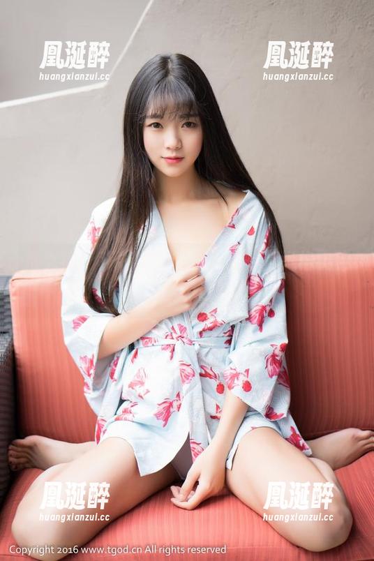 推女神 - 观看大安妮在海边的“风格实验”，快来翻翻这本图包！