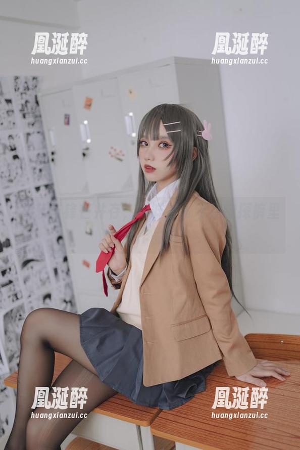 柔软与锋芒并存，果咩酱w带你窥探裤里丝作品集