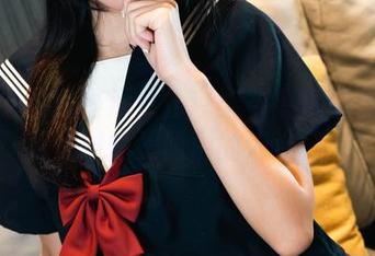 作品中的比基尼女仆：柒柒要乖哦是谁？我觉得她是隐形的清洁侠！