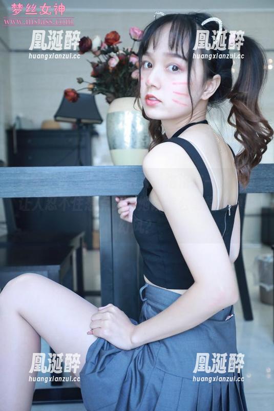 梦丝女神 - 原图就很火，洛洛这一分享直让人忍不住想点赞，她该怎么维持这种梦幻风？