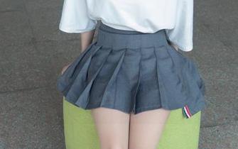 梦丝女神 – 为什么要为泳池写真花钱？选苏柔的免费照片，效果比我幼稚的水里打滚还要好！