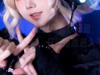 楚楚子w的连体衣更新！你知道，我也想被这套衣服洗脑，只可惜我进入不了！