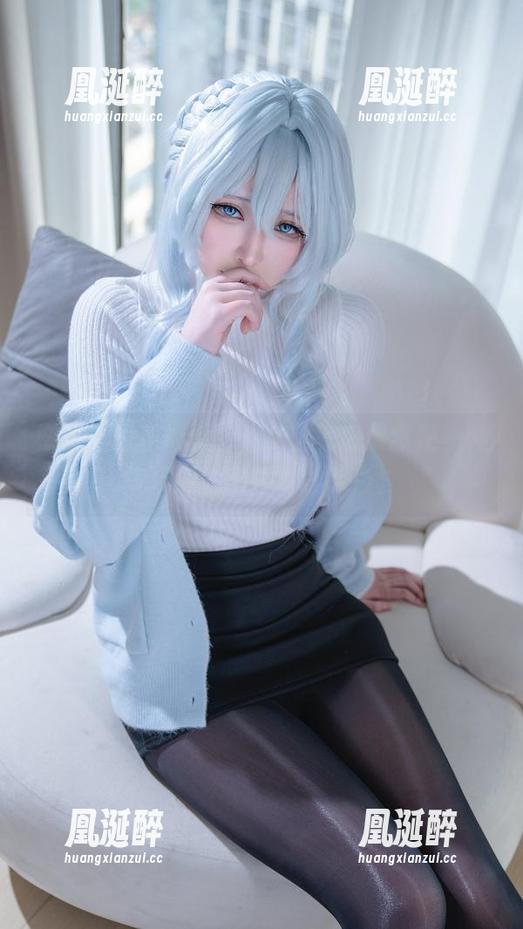 樱梨梨的私拍原图，女王气质果然是一种气场啊，得看她才明白。