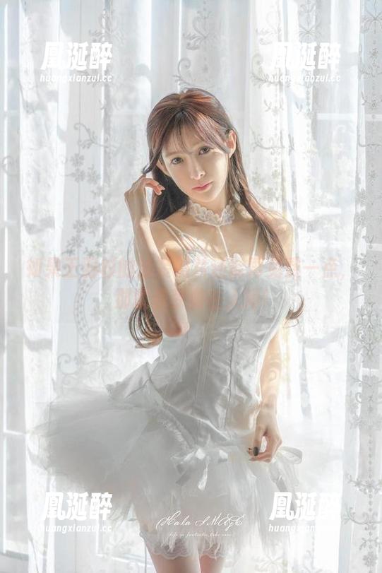 如果王羽杉的泳装照片还能再免费一点，那就是梦游在人间!