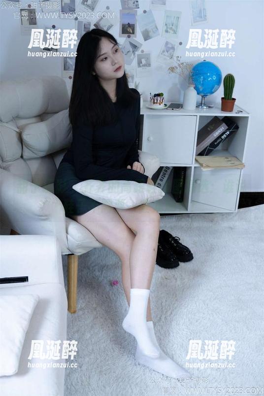 甜予摄影 - 齐齐的高跟鞋套图精选：谁说鞋子不需要一些戏剧性！
