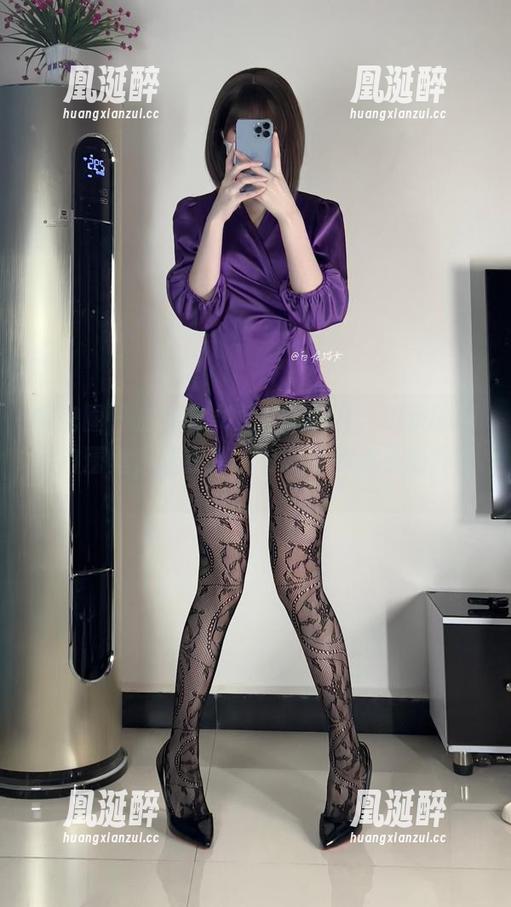 白龙猫女 微密圈 - 白龙猫女又在玩花样,这次的肉丝白蕾丝,让我莫名有种想养兔子的冲动。