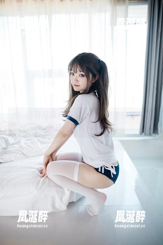 神沢永莉写真合集：看我如何把家庭作业做成惊艳写真场景！