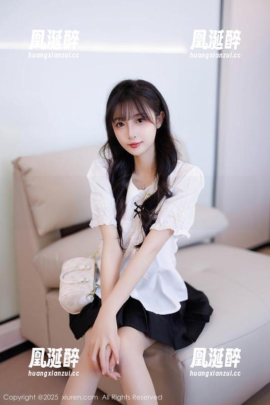 秀人网 - 看！Wendy智秀把职业装拍得这么能打，是有什么隐秘武器吗？