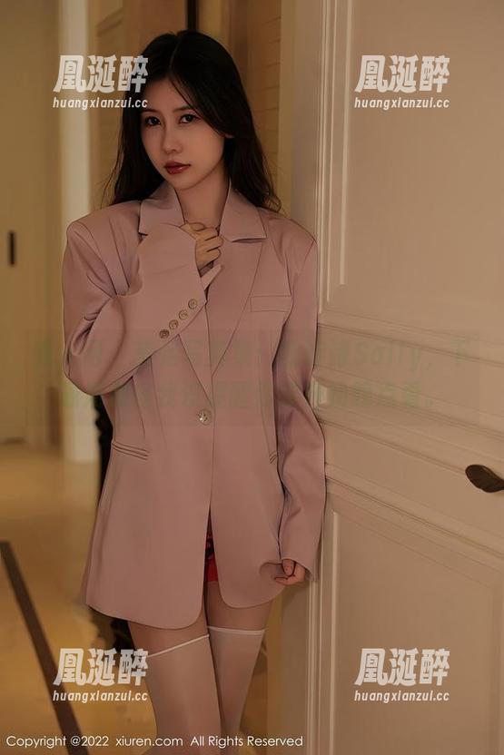 秀人网 - 美足写真集：夏诗诗Sally，下载后别怪我没提醒你要开始晚点看。