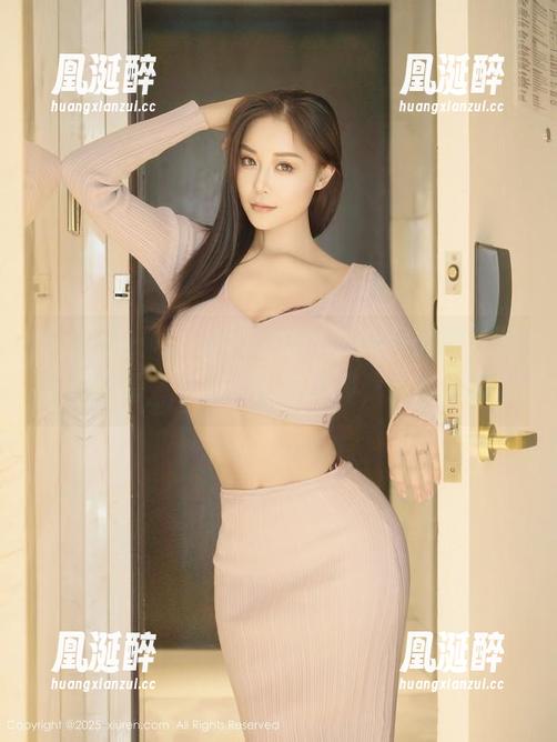 秀人网 - 啧，杏子Yada校服照的图片是真心好看，下载得小心翼翼，会被诱惑。
