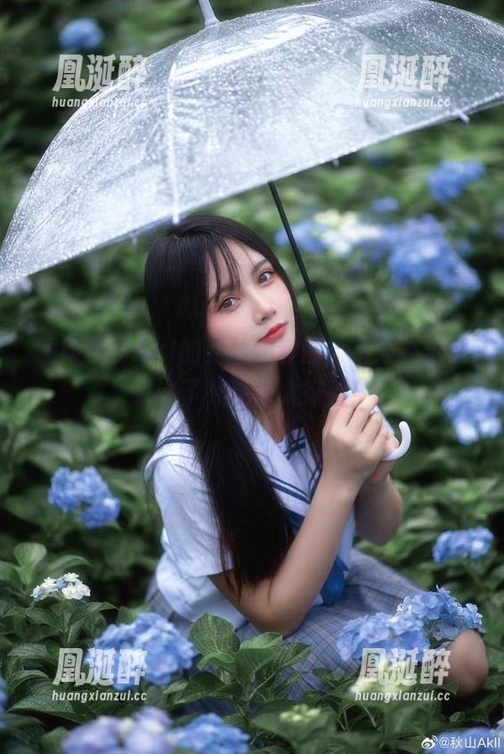 翻阅秋山AkI的亚丝娜套图，不知不觉就入迷了，这也太好看！