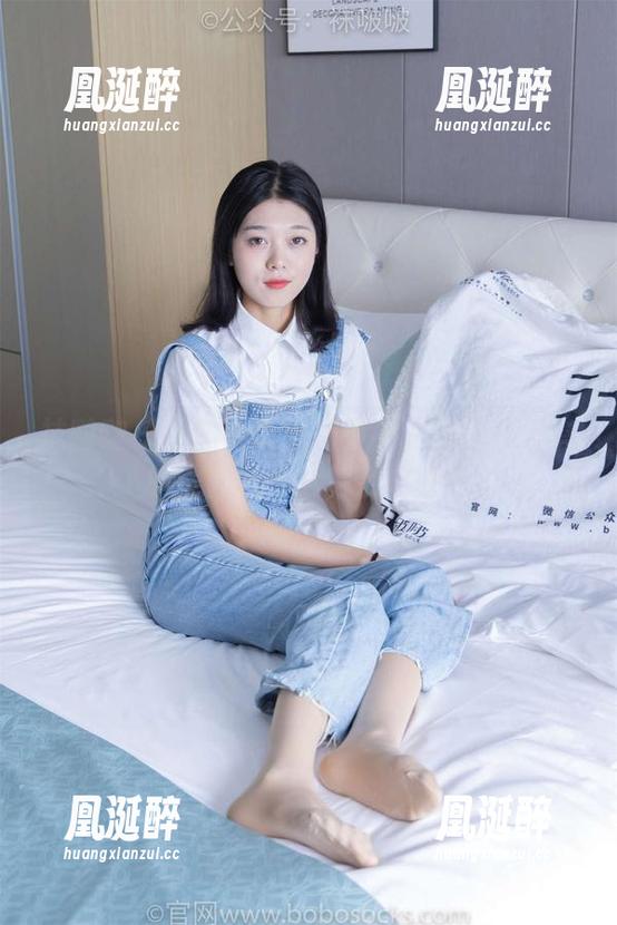 袜啵啵 - 这套写真里的小甜豆：油光发亮的黑丝有什么特别之处？