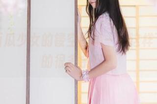 瞧，西瓜少女的镂空图集——这样下载真的很多余吗？
