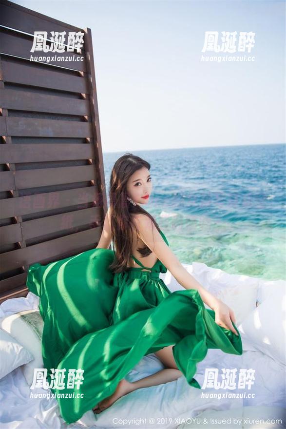 语画界 - 当杨晨晨Yome的女孩写真成壁纸，手机你在跟我调情吗？