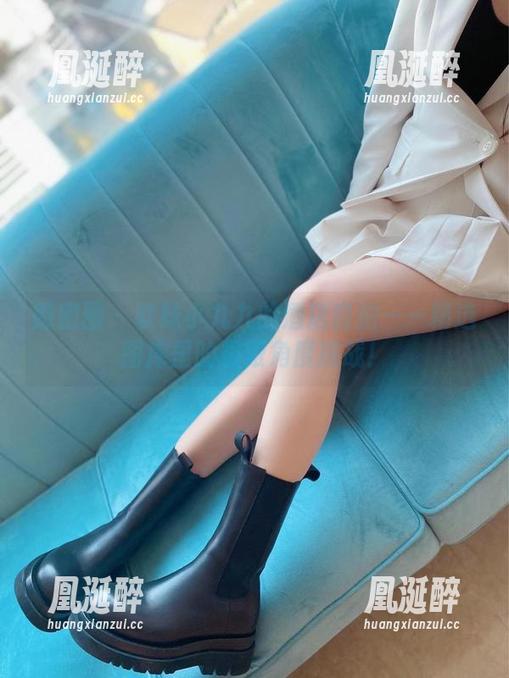 微密圈 - 软妹小九九的酒店自拍——精选图库里的极限角度挑战！