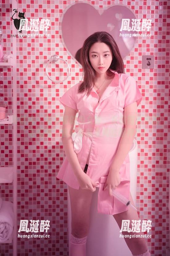 轰趴猫 - 苏小暖的兔女郎：私房图片里的“毛绒绒”焦点竟然是她的眼神？！