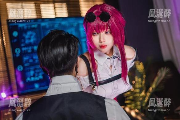 阿九从不咕咕(九言)的无圣光写真：申鹤海灯节的真实与点滴情感。